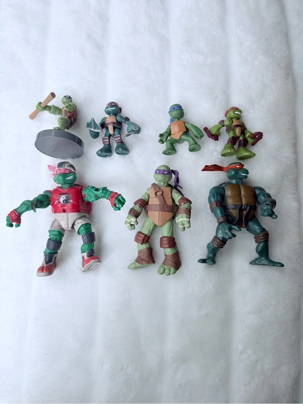 Teenage Mutant Ninja Turtle Lot including Raphael Skateboard 2003